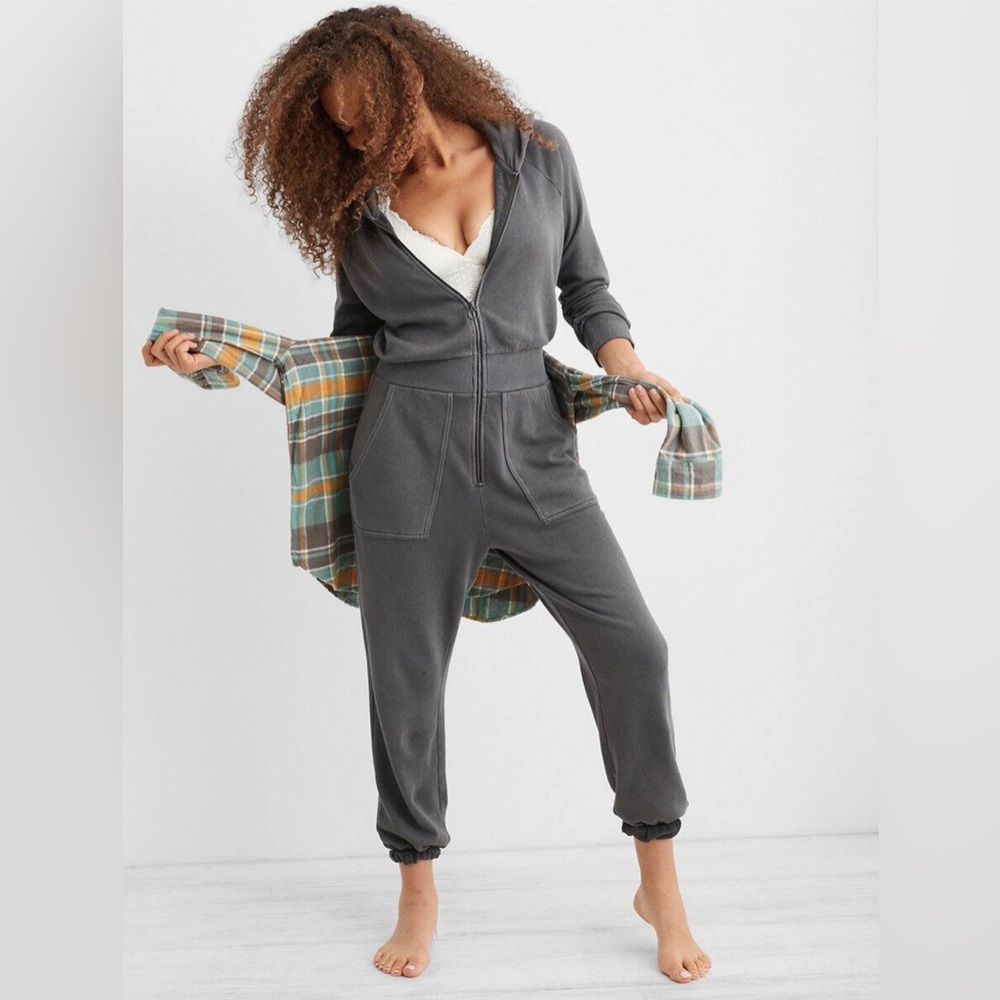 aerie NWOT Weekend Grey Hoodie Jumpsuit Long-sleeves  Zip-up Cotton Strech M